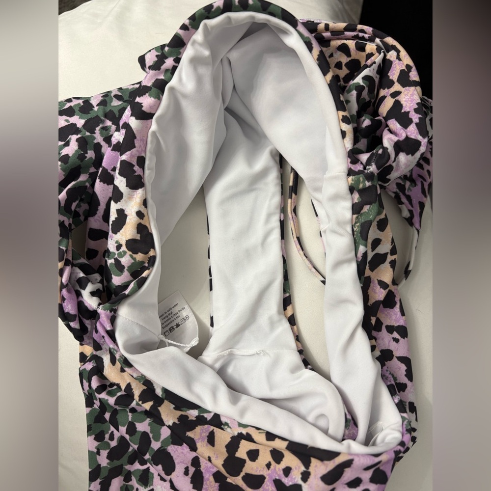 💋NWOT Veronica Beard Pink and Black Leopard One Piece Swimsuit with Cut Out, L - Picture 6 of 6